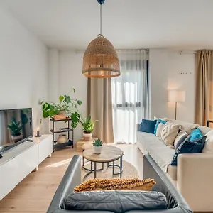 https://malagadevacaciones-don-rodrigo.1costadelsol.com